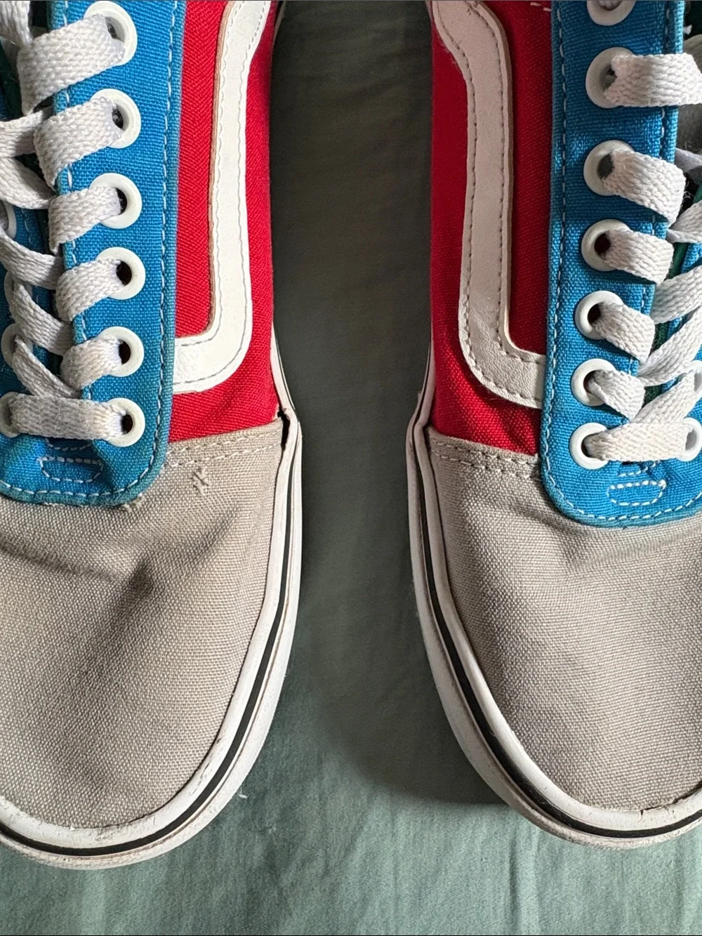 Vans Low-Top Sneakers in Green/Teal/Blue/Red/Grey